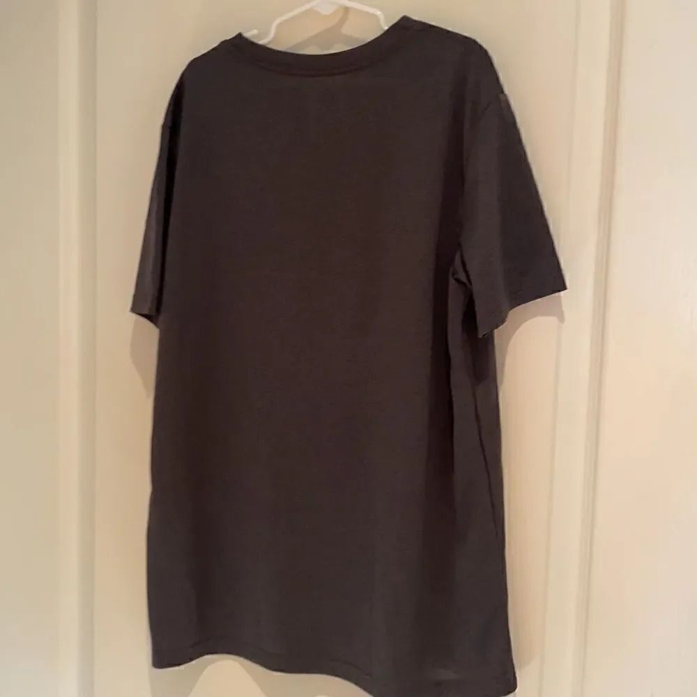 Reebok NWT tee L  - Picture 3 of 3